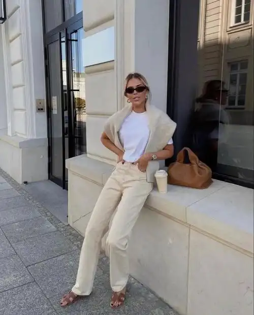 今年春天穿白裤子美极了