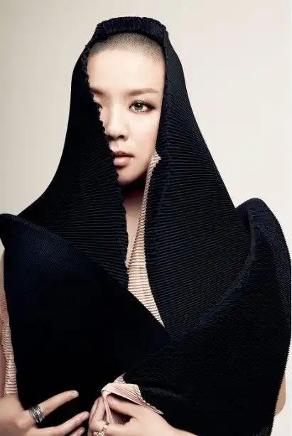 王韵壹新歌引热议 点评好声音辣嘴毒舌