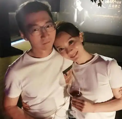 原创陈数老公赵胤胤网传和神秘女子亲密照疑似出轨赵胤胤发文澄清