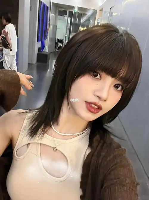 新发型高层次锁骨发适合方圆脸70