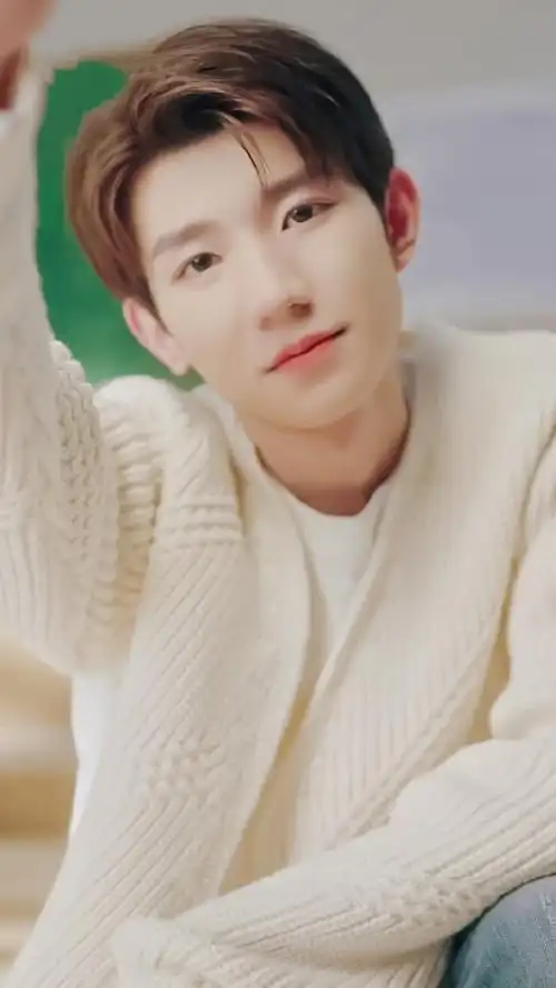 王源最新拍摄大片,好温柔的源源啊