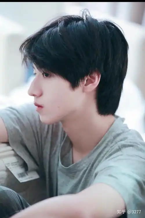 朱志鑫的颜值放在现在的内娱圈算什么水平? - 知乎