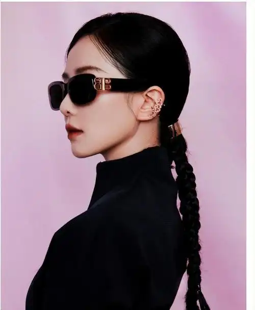 不理离婚绯闻刘诗诗上演写真大片女王范十足