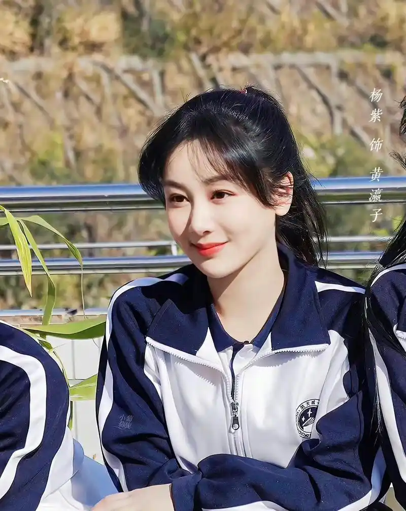 当内娱女明星穿上校服后,谁才是你心目中的校花?