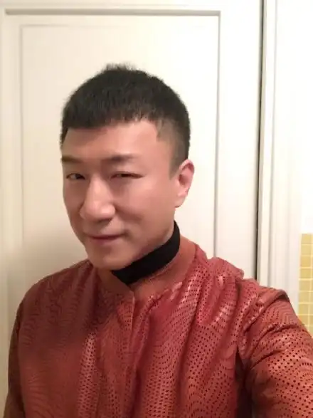 "颜王"孙红雷 微博爆自拍照,网友直呼这小眼睛