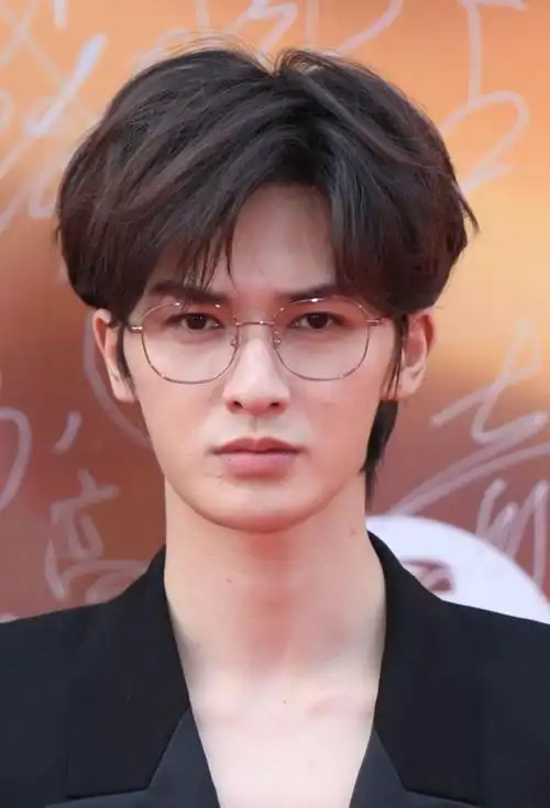 华表奖男星怼脸生图遍地是普男苏有朋韩庚发福王一博脸肿