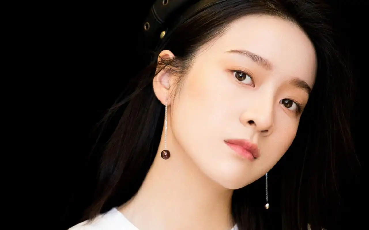 张雪迎清新简约写真图片壁纸