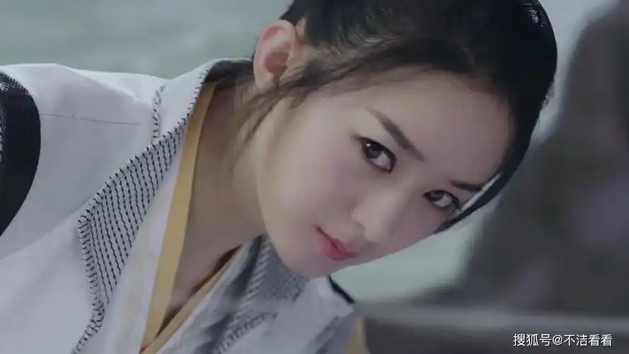 《有翡》预告好燃,赵丽颖王一博共闯江湖,但海报和配音出戏