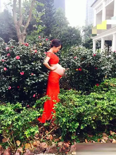 辣妈李念晒与大学同学合影 网友:都是美女(6)