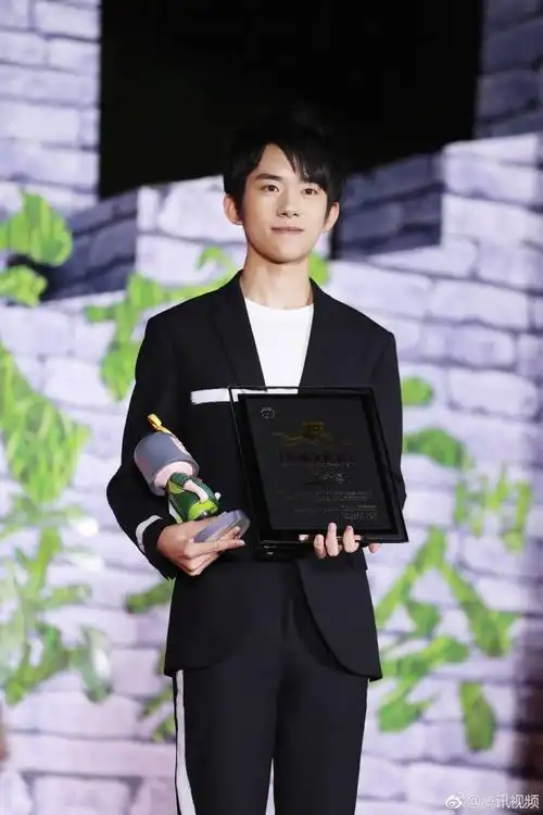 今天,粉丝分享一篇《中国慈善家》为易烊千玺做了慈善公益事件汇总