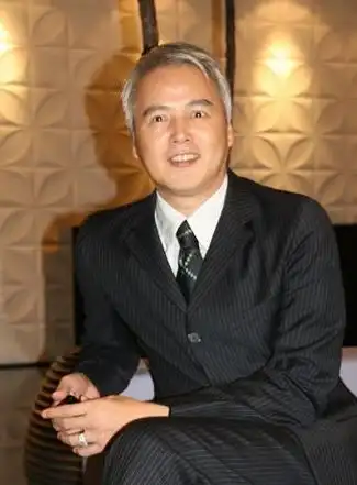 林瑞阳上海走秀透露和张庭2010年结婚图