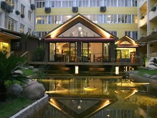 酣然入梦~餐厅以青浦当地的农家菜为特色,淀山湖湖鲜为主打