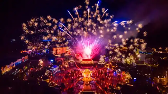 关注@青年湖南@长沙方特 转发此微博,12月21日抽5个宝子分别送出长沙