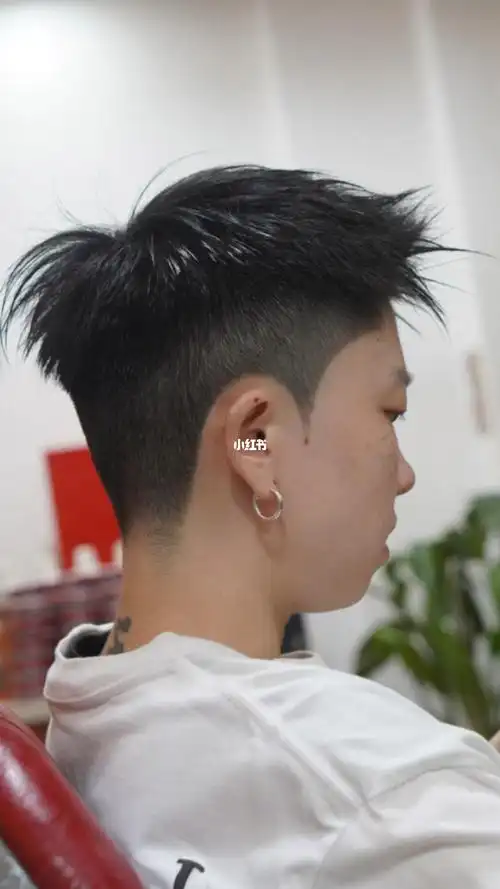 男士短发前刺发型#深圳蓝调男士理发馆  #男士理发馆  #前刺发型