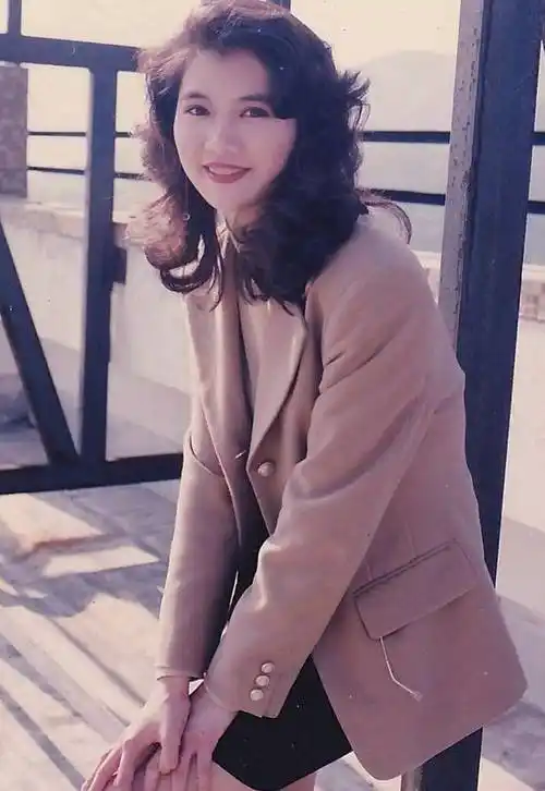 发型_卷发_迪丽热巴