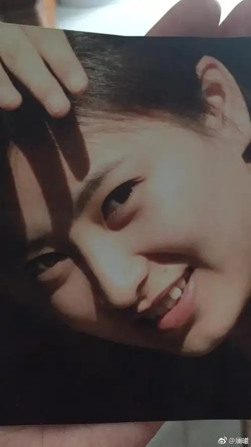 《甄嬛传》梅庄斓曦素颜旧照 虎牙福气脸俏皮可爱