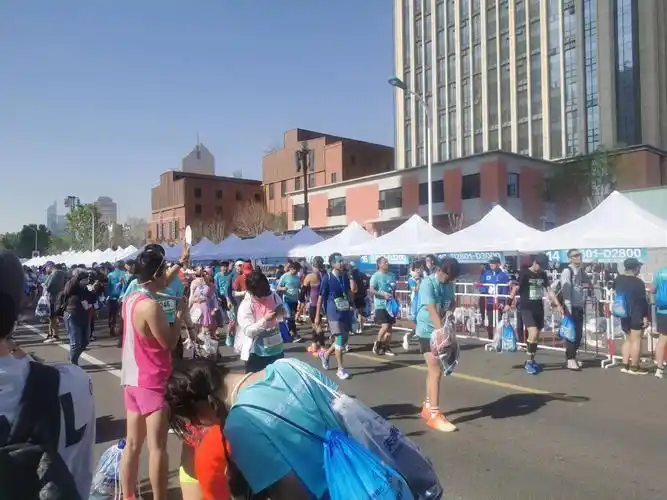 马拉松 #比赛现场 #致每一个努力奔跑的人 ,安全完赛,天 - 抖音