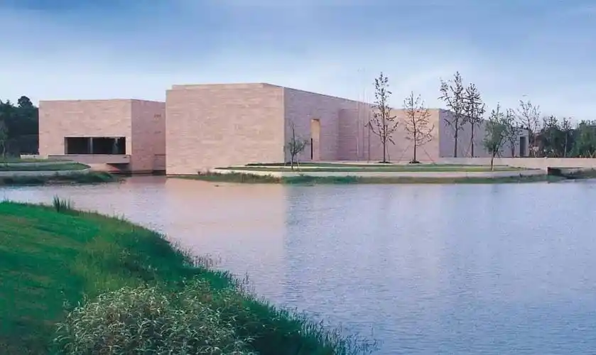 良渚博物院建筑写生一座绝美的教堂——美丽洲教堂,一座百年耐用的全