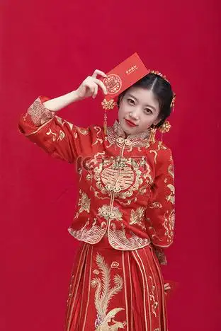 婚纱婚礼结婚红底俏皮摄影图配图