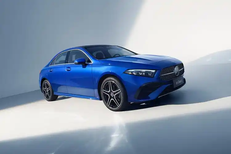 新一代梅赛德斯-奔驰长轴距a级轿车上市_凤凰网汽车_凤凰网