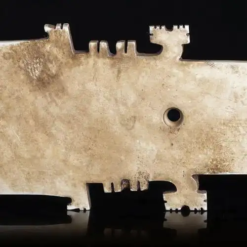 首发三星堆玉牙璋首次现身台湾拍卖