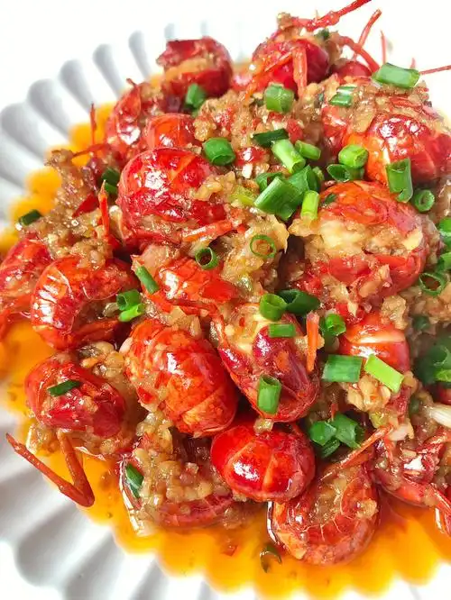 夏天的味道蒜蓉小龙虾尾好吃到吮手指