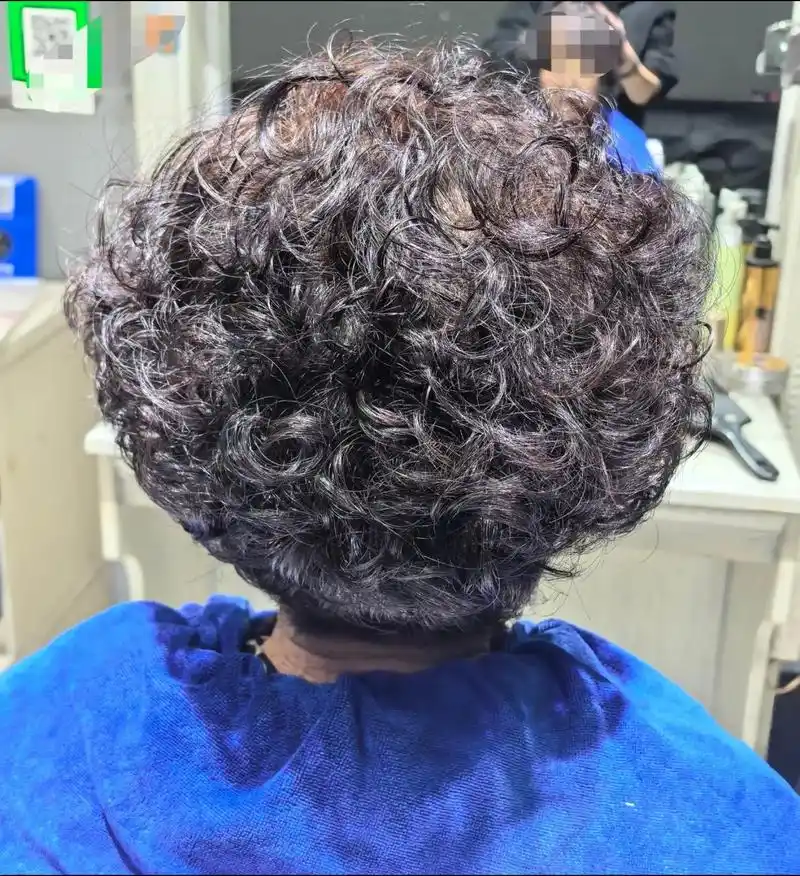 妈妈款短发富婆卷 #短发烫发2024爆款洋气