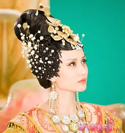 天地姻缘七仙女万美汐 饰 王母娘娘