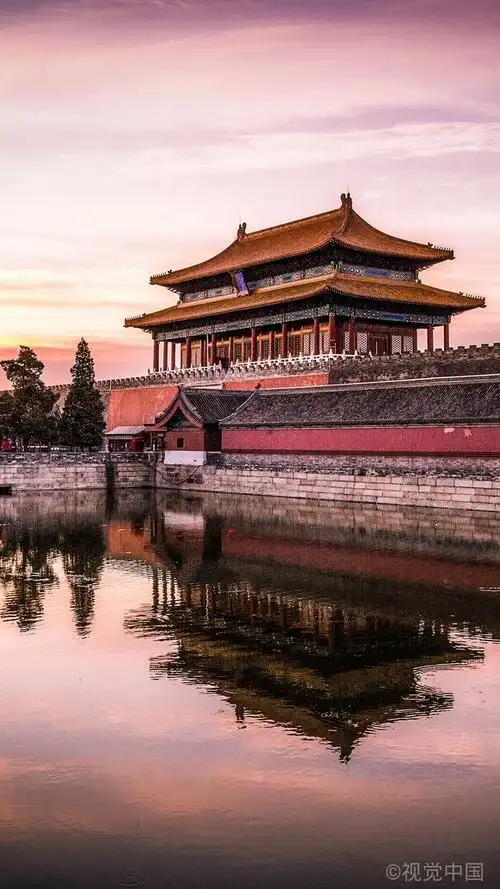 邂逅紫禁城明清朝两代491年间总共有24位皇帝住在紫禁城大明王朝灭亡