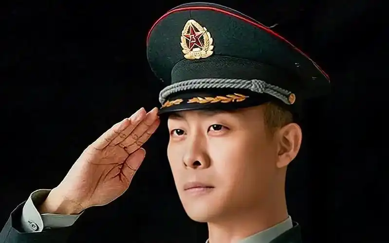 #人物故事 #传递正能量 #张译 演员张译感恩十年军旅生涯,爱国情怀让