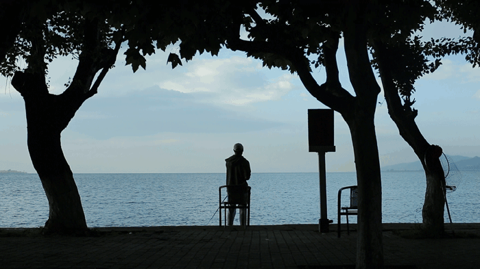 海边gif冥想gif注视gif孤单gif