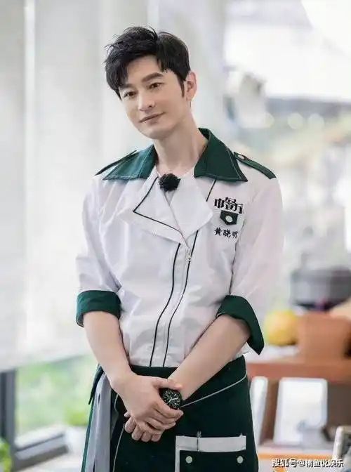 也许那时候黄晓明自己也看网友留言,也知道是哪里出了问题