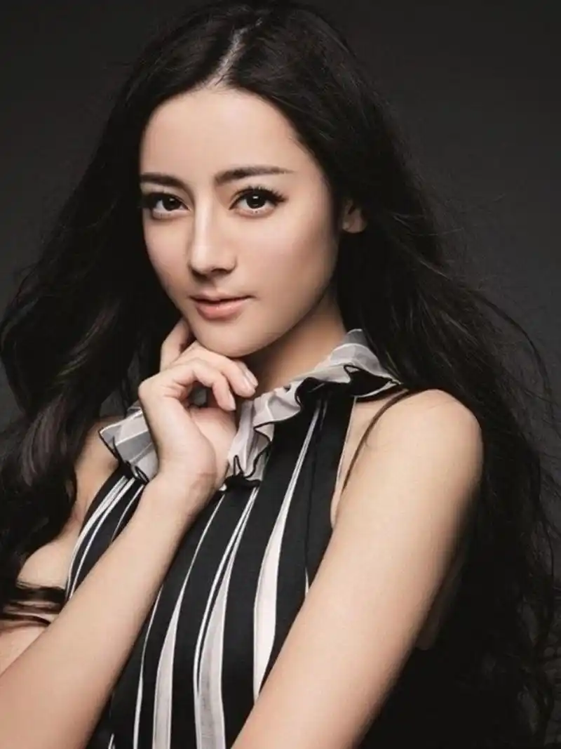 迪丽热巴早期图片 浓眉大眼 #迪丽热巴