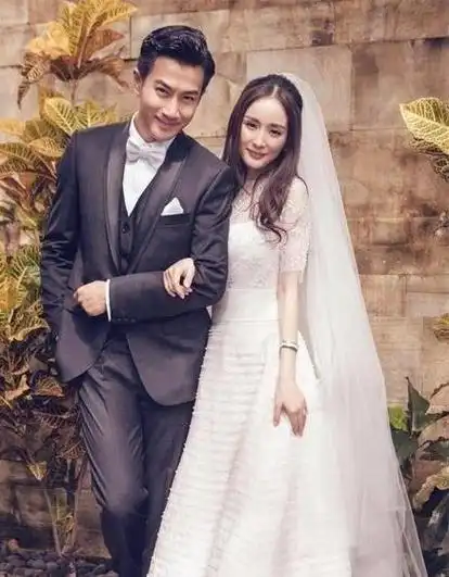 一张照片揭穿了杨幂的真实处境胡歌的话还是应验了