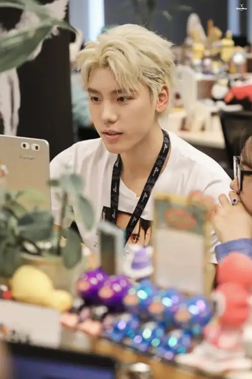 王子异[超话]##王子异新浪扫楼##今日星拍放送##王子异 古希腊展苘