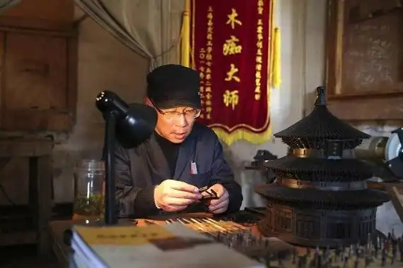 普通人的上海故事|"中国式乐高"火爆全网 上海爷叔用7000多个零件造出