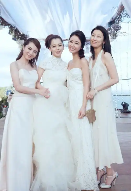 但还是能明显区分出来,林心如当时也被称为最美伴娘