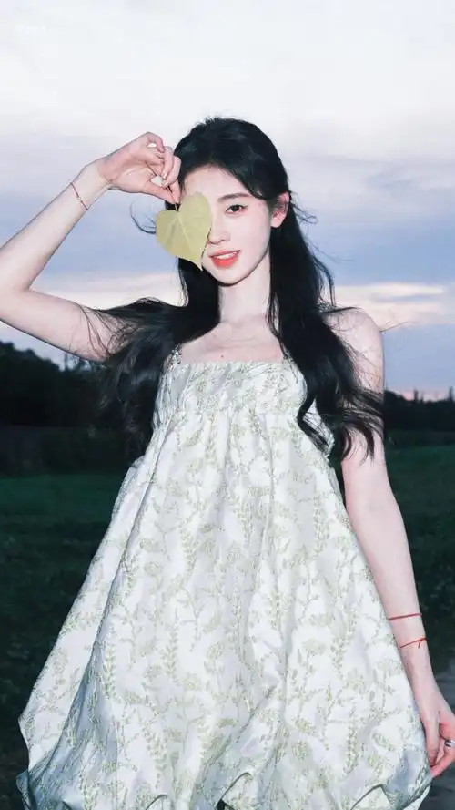 鞠婧祎青草味volg