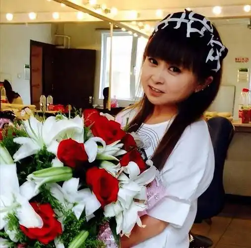 朱洁:34岁身高1米28,丈夫秦学士是高材生,结婚11年不能收孩子_母亲