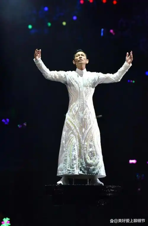 62岁刘德华官宣内地演唱会将在8个城市开唱时间定明年夏天