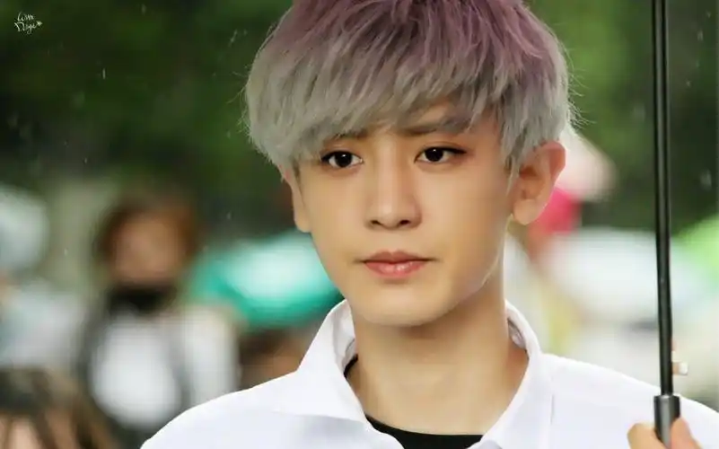 那一天打伞 打进了我的心 银发灿烈妥妥撕漫男 160605 音乐银行外出