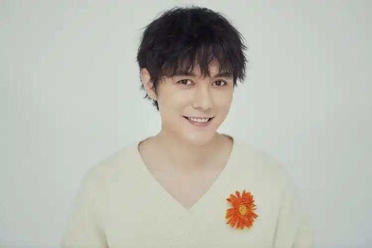 阳光温暖慵懒野性 张超演绎百变男友