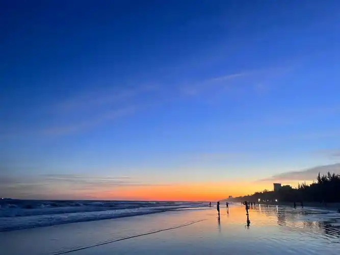 这个季节到三亚真的是热到要化了,但是大海和夕阳真的美炸了呀!