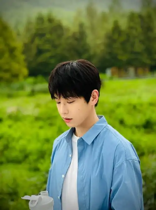 彭昱畅1025生日快乐