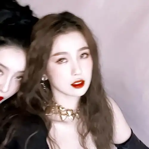 大虞海棠 赵小棠虞书欣 抱图d ≮禁二改二传可头像