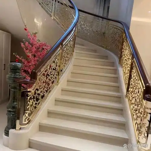 黑钛金铜楼梯扶手别有一番韵味感