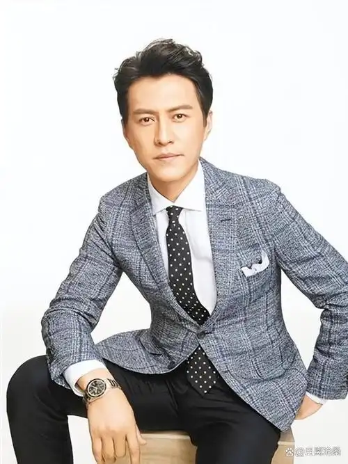 演员靳东:受不了江珊女儿满脸嫌弃,余生决定不会辜负离异的李佳