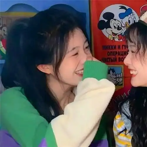 超甜闺蜜头像亲密真人一左一右图片