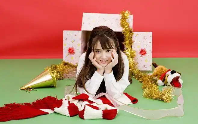 混血小美女 奥真奈美可爱大眼睛青春摄影桌面壁纸图片