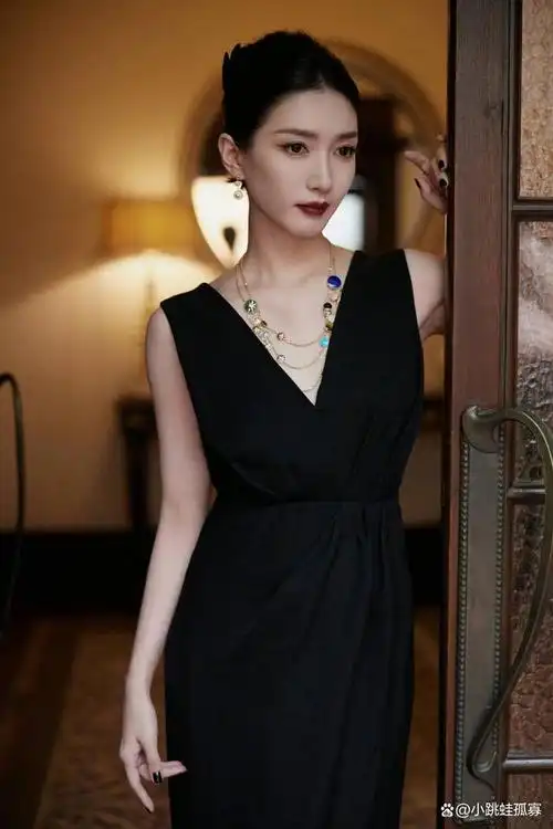 江疏影作为中国内地一线女演员,一直以来备受关注.